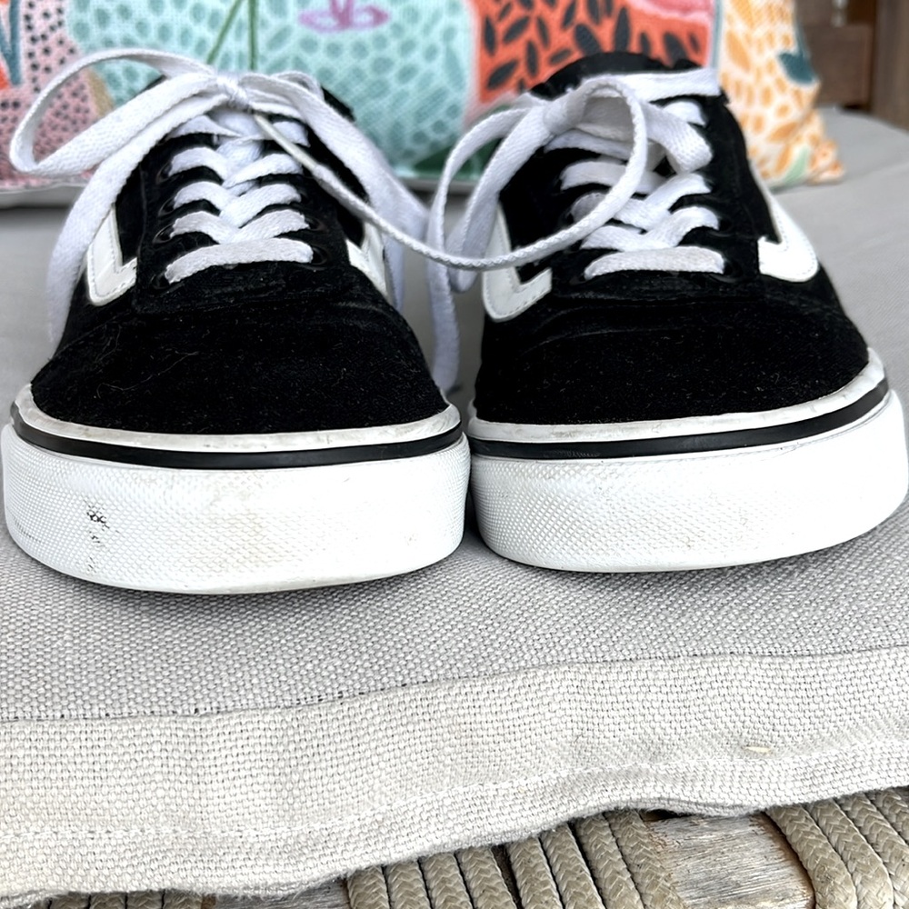 Vans size 8 women’s Classic Black and White Sneakers - Picture 4 of 6